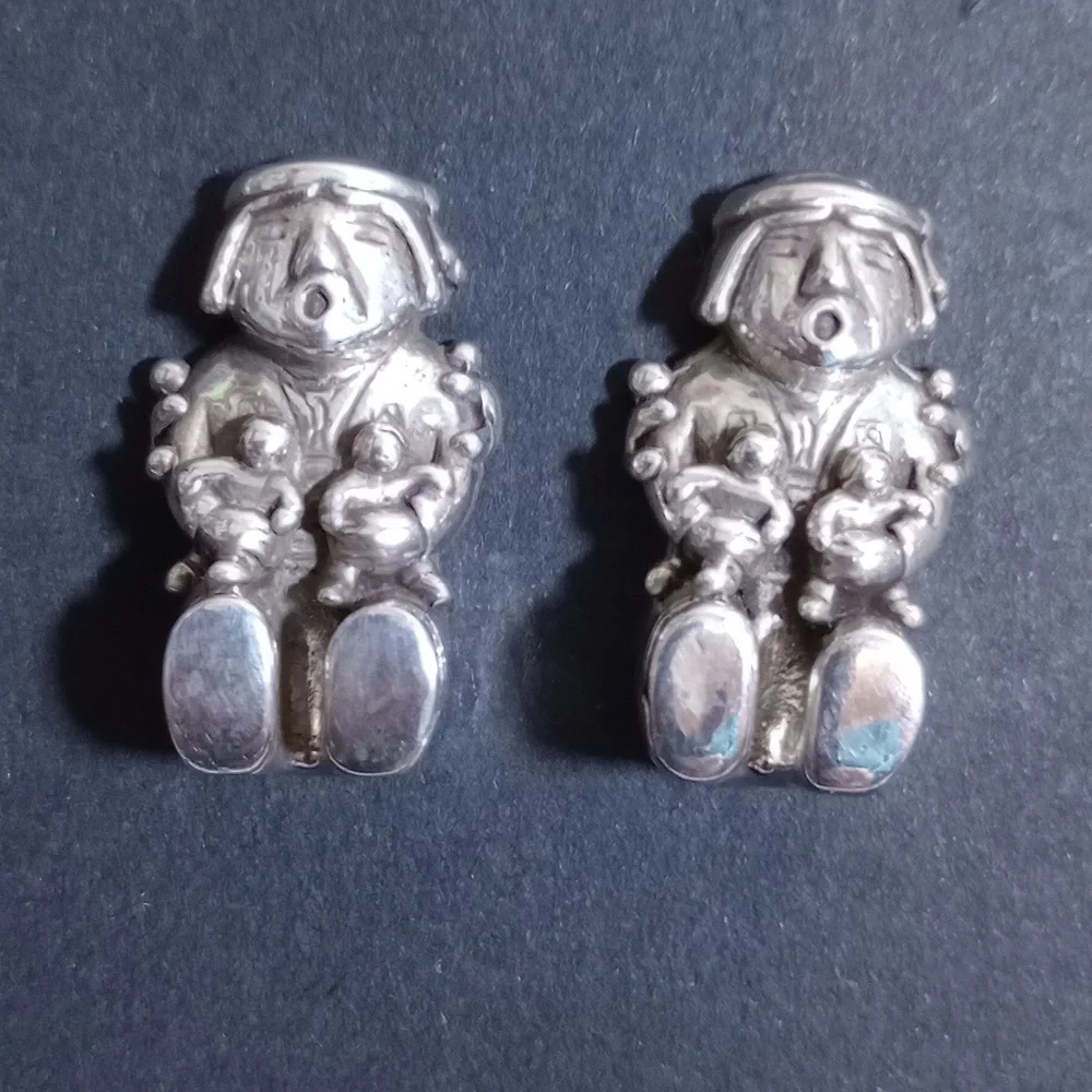 Storyteller Vintage Native American Sterling Silver  Stud Earrings - Picture 14 of 14